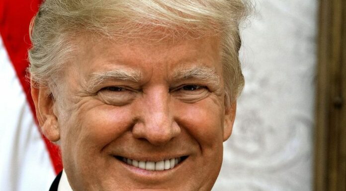 Donald Trump zvedl cla Číně. Prosadí cla i pro EU? Donald_Trump