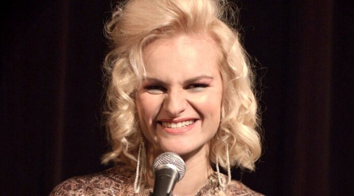 Finanční gramotnost a její výuku ovládá „blbá blondýna“ finanční gramotnost