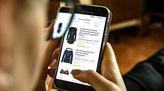 Platby mobilem a hodinkami rostou. Čeká se už jen na prsten platby mobilem