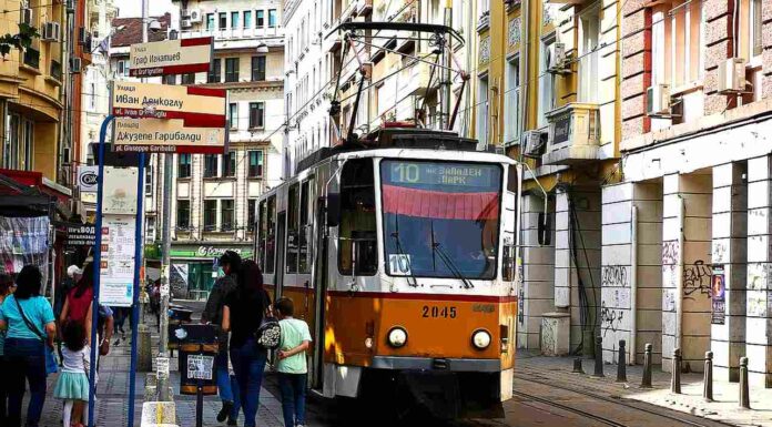 Vstup Bulharska do ERM-II kvůli euru se posunul o tři měsíce Bulharska