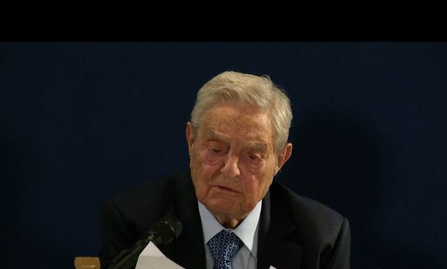 Americe hrozí kolaps, míní filantrop George Soros