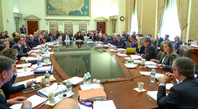 Federální rezervní systém podpoří firmy i domácnosti Federalni_rezervni_system