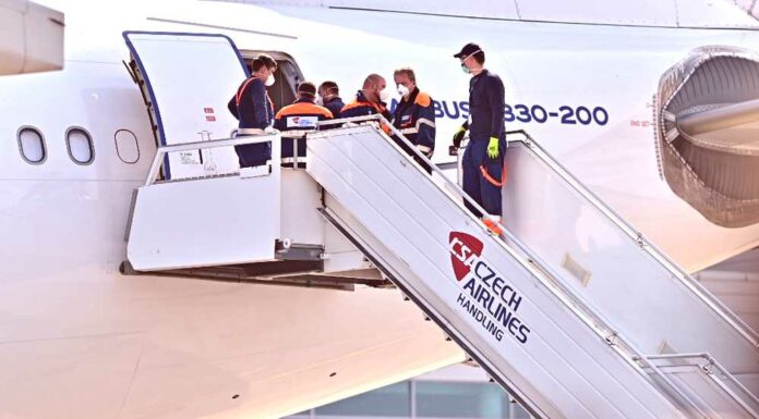 Aerolinie Alitalia převezme stát. Ve hře jsou i ČSA CSA