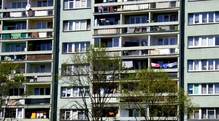 Lidé postižení krizí Covid-19 mohou odložit platbu nájemného najemneho