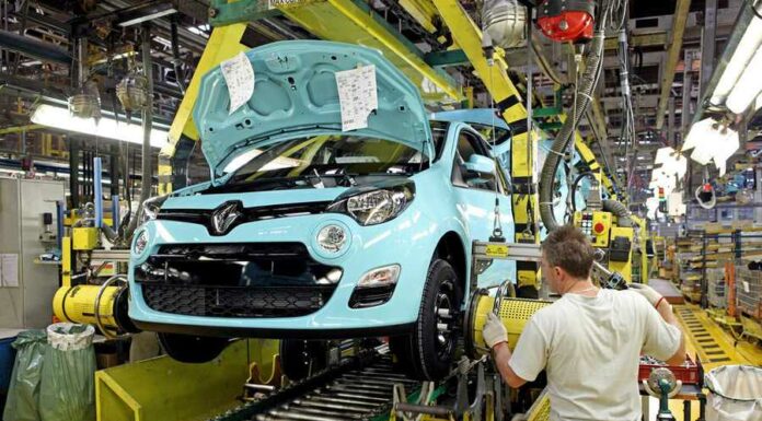 Odbyt i výroba aut vázne. Renault oznámil propouštění aut
