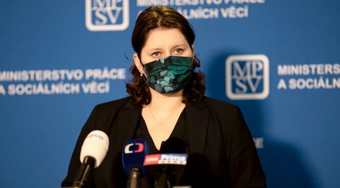 Ministryně Jana Maláčová je napřed. Podle ekonomů až moc Jana_Malacova