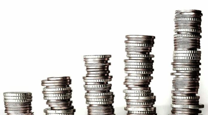 Odklad splátek využilo 345 tisíc dlužníků. Vklady u bank vzrostly dluznici
