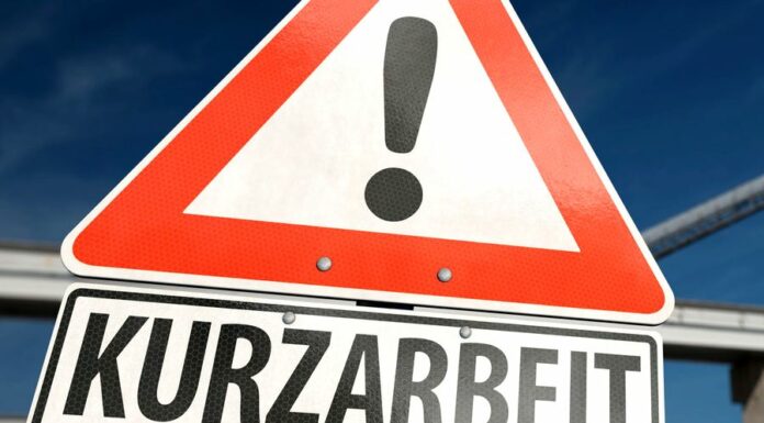 Kurzarbeit by mohl fungovat i déle než jen do srpna kurzarbeit
