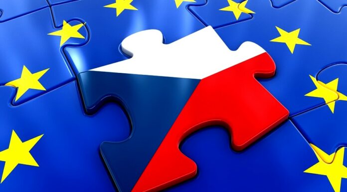 Covid vzal práci 8 procentům Evropanů a 4 procentům Čechů Cechu