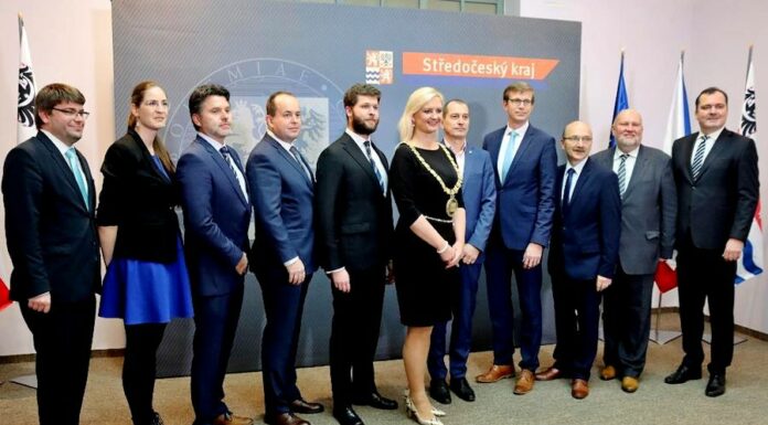 Středočeský kraj si chce půjčit miliardu korun od ČS a EIB Stredocesky_kraj