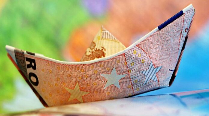 Zadlužení eurozóny vůči HDP letos stoupne na 101,7 % eurozony