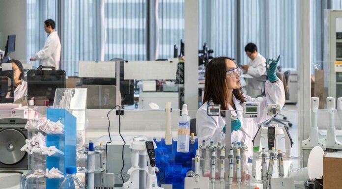 Globální farmaceutický trh ovládají fúze a akvizice farmaceuticky
