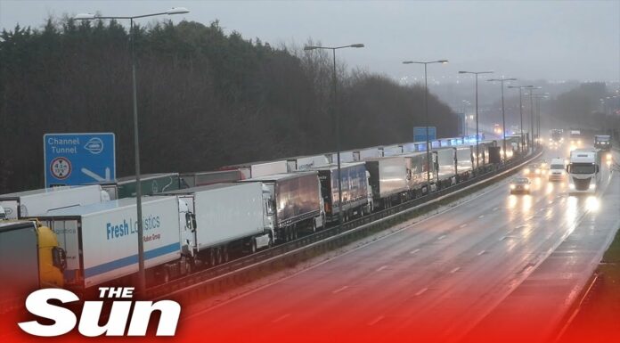 Francouzi neznají slitování, píší Britové o svém odříznutí