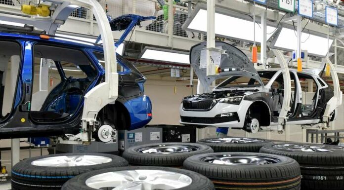 Automotive vytáhl říjnovou průmyslovou produkci na 3 % prumyslovou