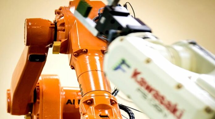 V ČR využívá roboty 60 % velkých firem, malých jen 9 % roboty_a