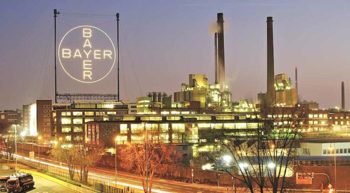 Německý Bayer začne s produkcí covidové vakcíny ještě letos Bayer