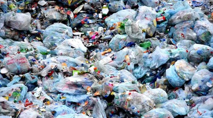 Předloni skončilo na skládkách v Česku 3,6 miliony tun odpadu odpadu