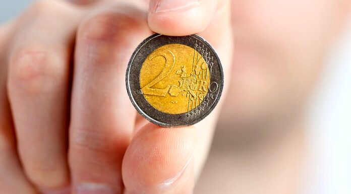 Inflace v eurozóně obrátila. Letos v lednu vzrostla o 0,9 % eurozone