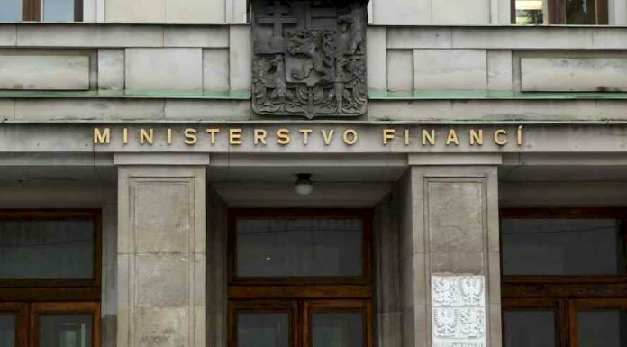MF ČR odhadlo letošní růst na 3,1 %, zadlužení na 44,8 % HDP MF_CR