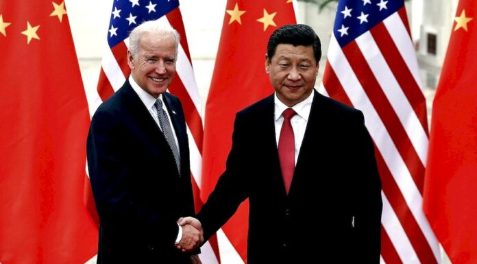 Měření sil mezi Čínou a USA nabývá stále ostřejších obrysů Cinou