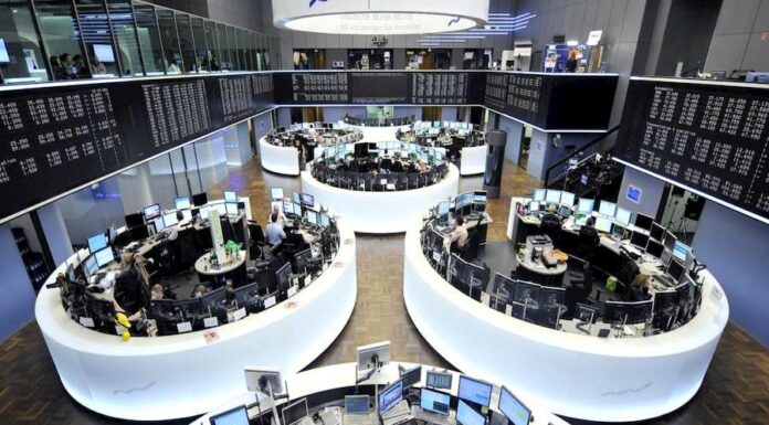 EU znovu válčí s Británií o úrokové swapy. Chce je do Frankfurtu urokove_swapy