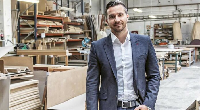 Práce je dost, ale ne lidí a materiálu, říká ředitel firmy Solodoor Solodoor