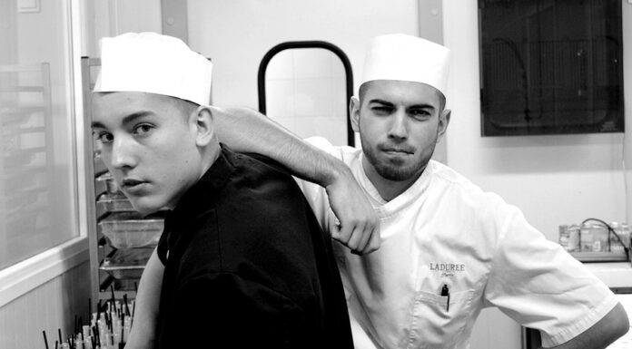Nezaměstnanost v květnu klesla po půl roce znovu pod 4 % nezamestnanost