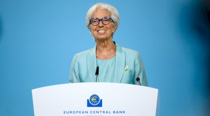 ECB bude i nadále držet nízké úrokové sazby u eura ECB