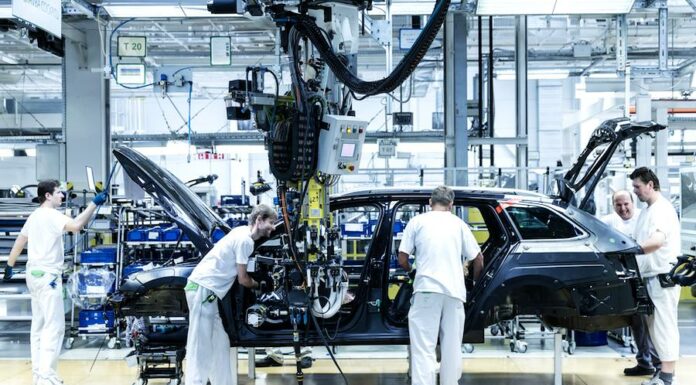 Situace v automobilovém průmyslu je i letos krizová automobilovem
