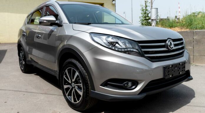 Wuchanská Dongfeng začala prodávat auta už i v Česku Dongfeng