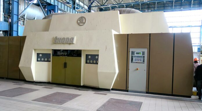 Mělník končí s uhlím. ČEZ odstavil uhelnou Elektrárnu Mělník III Elektrarna_Melnik_III