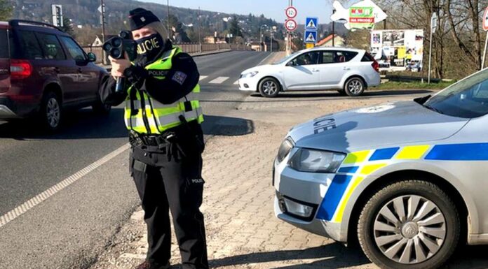 Celníci i policisté budou moci vymáhat neuhrazené pokuty pokuty
