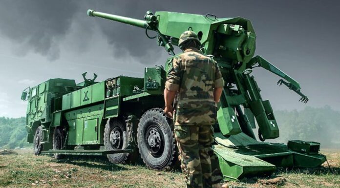 Francouzská děla Caesar armáda pořídí o miliardu levněji Caesar