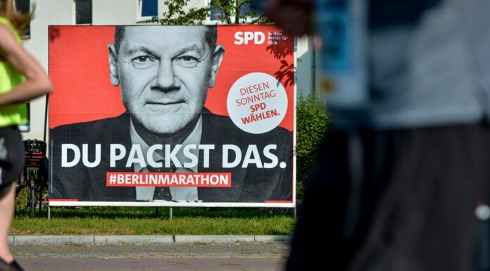 Volby v Německu vyhrála těsně SPD. O kancléři se vyjednává SPD