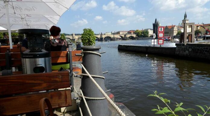 Růst české ekonomiky ve 3. čtvrtletí zpomalil z 8,1 % na 2,8 % ceske