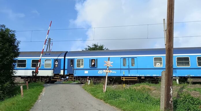 Otevřené závory vždy neznamenají, že tudy neprojede vlak zavory