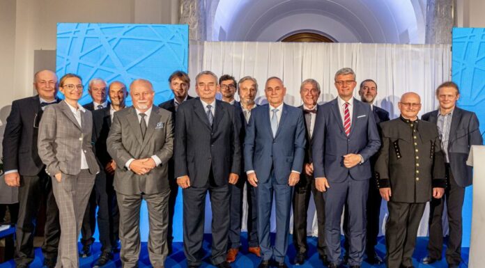Medaili ministra průmyslu letos dostalo 14 osobností osobnosti