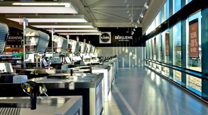Lidl v Nizozemsku neprodává cigarety, v ČR se k tomu nechystá lidl