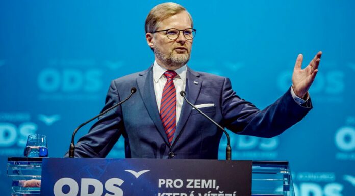 Spor o ministra, kterého „svět neviděl“, se vyostřuje ministra