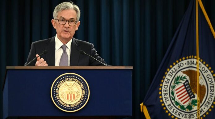FED oznámil ukončení kvantitativního uvolňování a vyšší úroky FED
