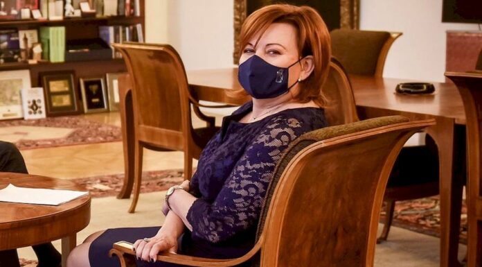 Schillerová: Státní rozpočet skončí schodkem 370 až 380 miliard Schillerova