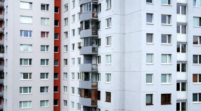 Průměrná hypotéka v listopadu vystoupala na 3,463 mil. Kč prumerna_hypoteka