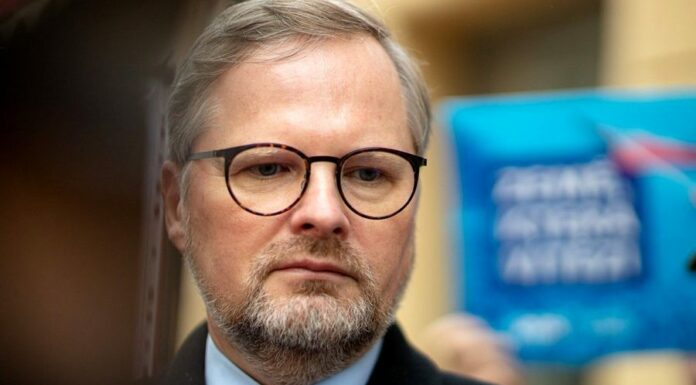 Premiérovi Fialovi bude radit Horská, Klíma, Pojar či Křeček radit