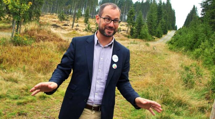 Farského na stáž do USA před volbami doporučoval i Petr Fiala Farskeho