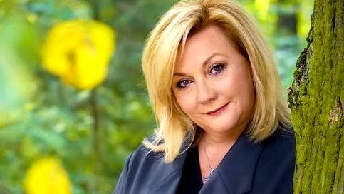 Vláda škrtá do živého, rozčilovala se v ČT Alena Schillerová Schillerova