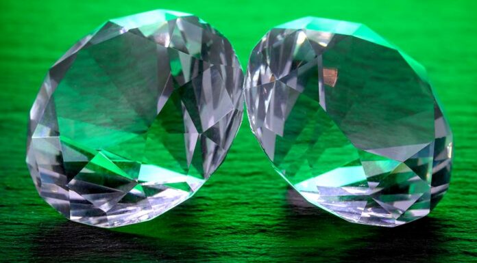 Regulace bank ničí obchodníky s diamanty v Belgii s_diamanty