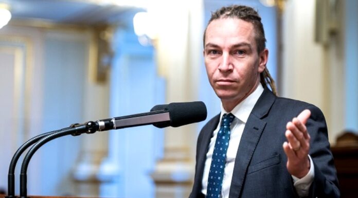 Za hlasy v loňských volbách Piráti dostali 2x tolik co STAN volbach
