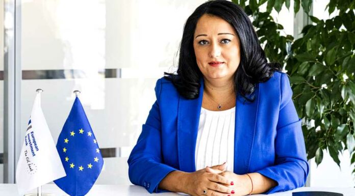 Ukrajinu podporujeme přímo, říká viceprezidentka EIB Pavlova EIB