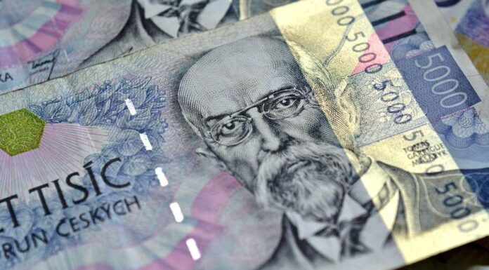 Rozpočet je v deficitu. Poslanci snížili peníze Hradu i parlamentu rozpocet