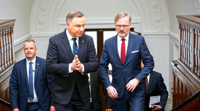 Fiala: S možným zastavením plynu z Ruska musíme počítat plynu